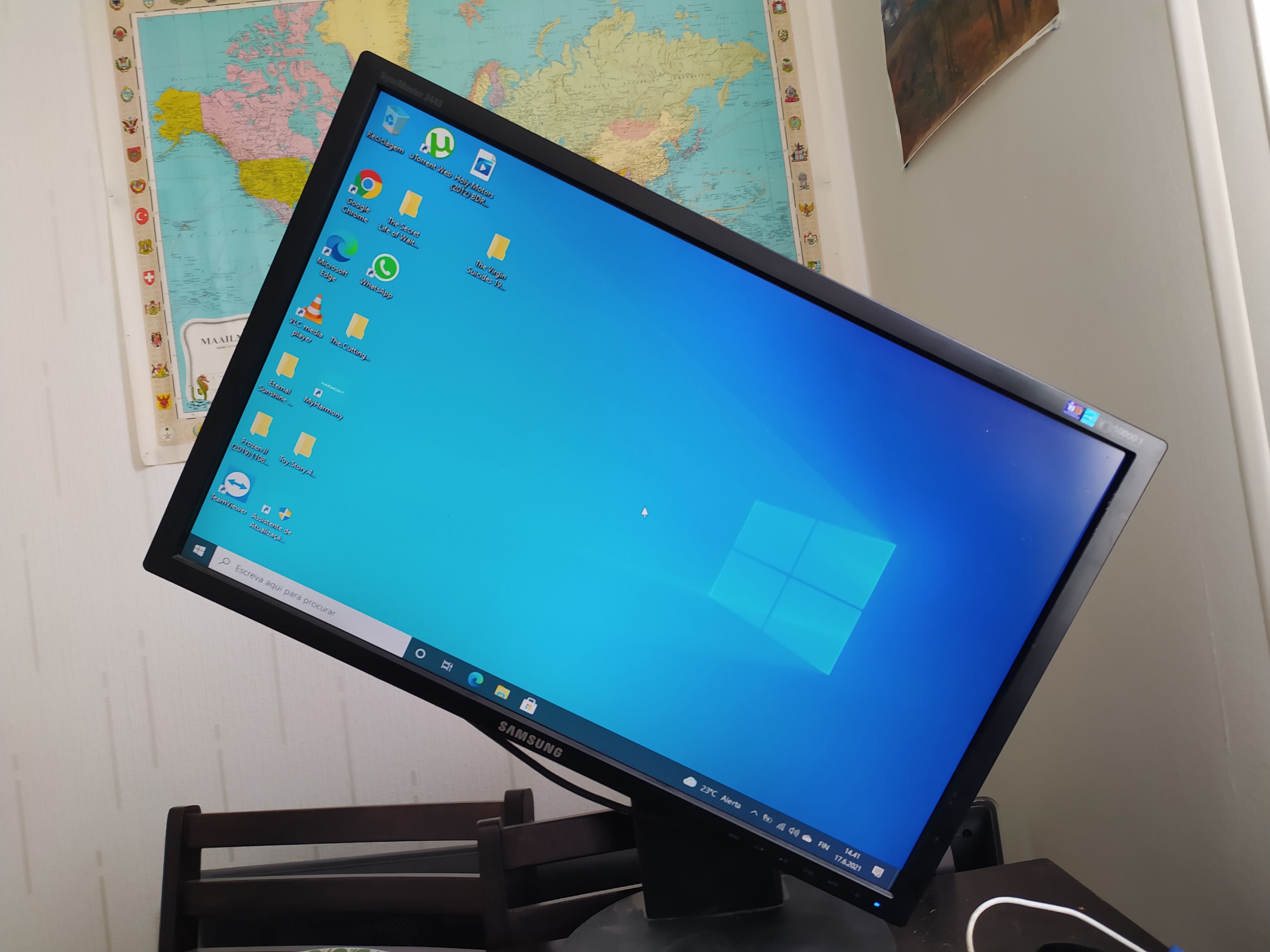 Monitor Samsung rotativo de 24 polegadas