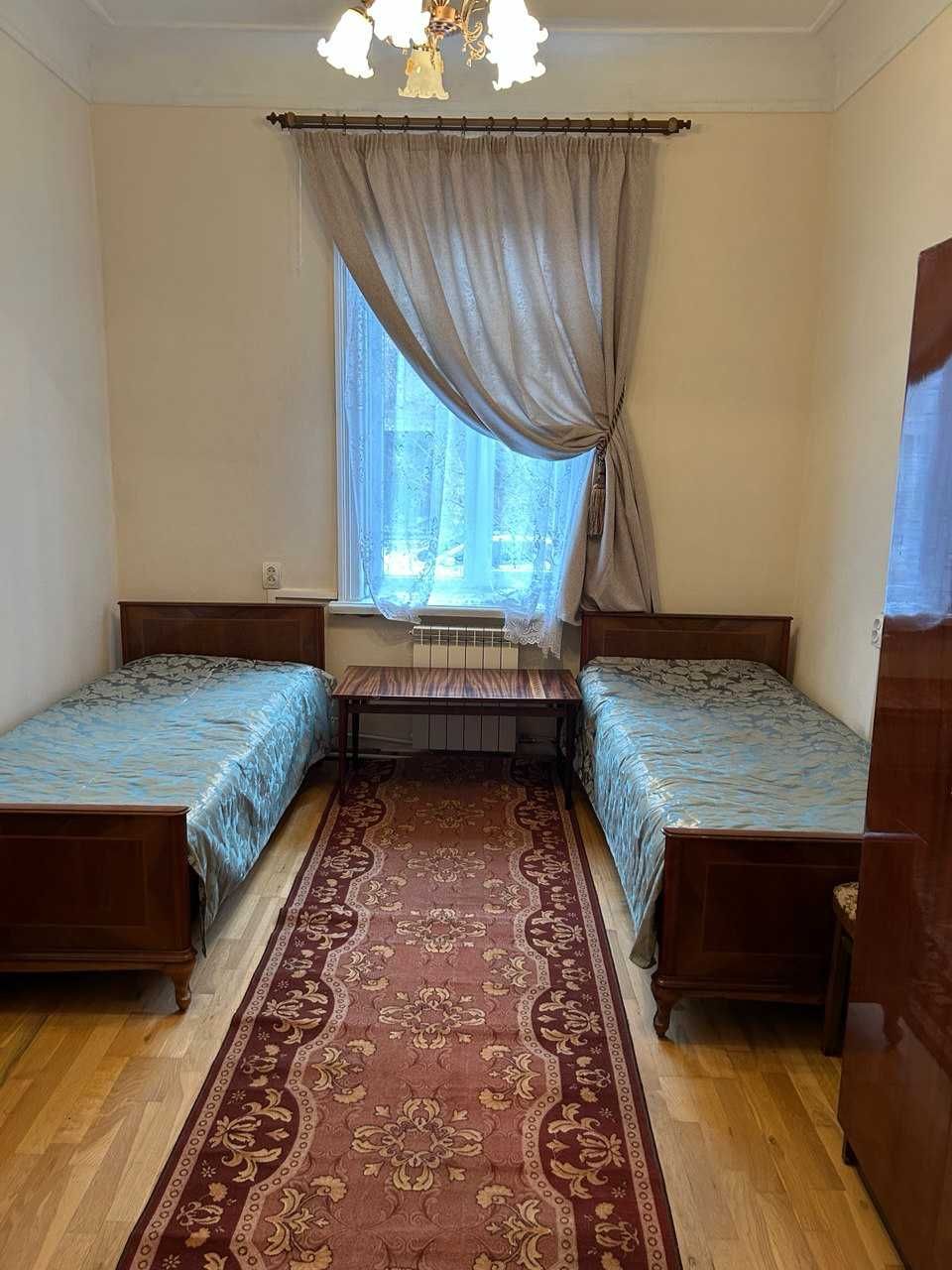 Оренда 3 х кімнатноі  квартири в частині будинку в центрі міста