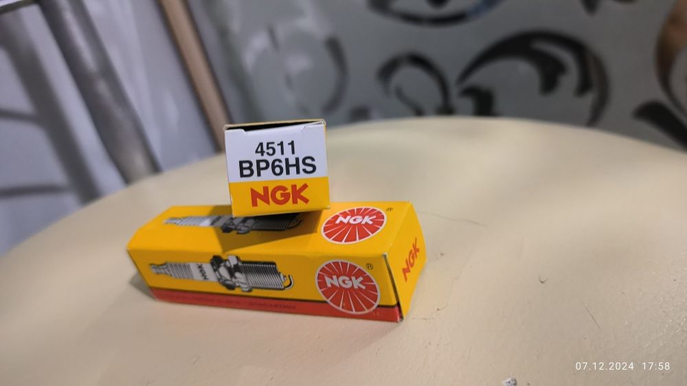 Свічки запалювання NGK