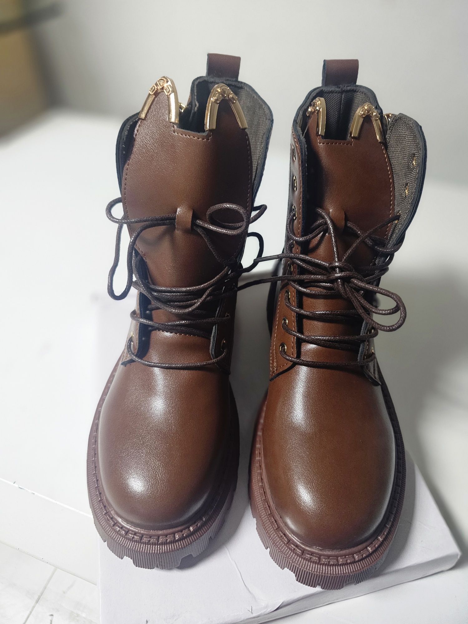 Botas Castanhas Militar