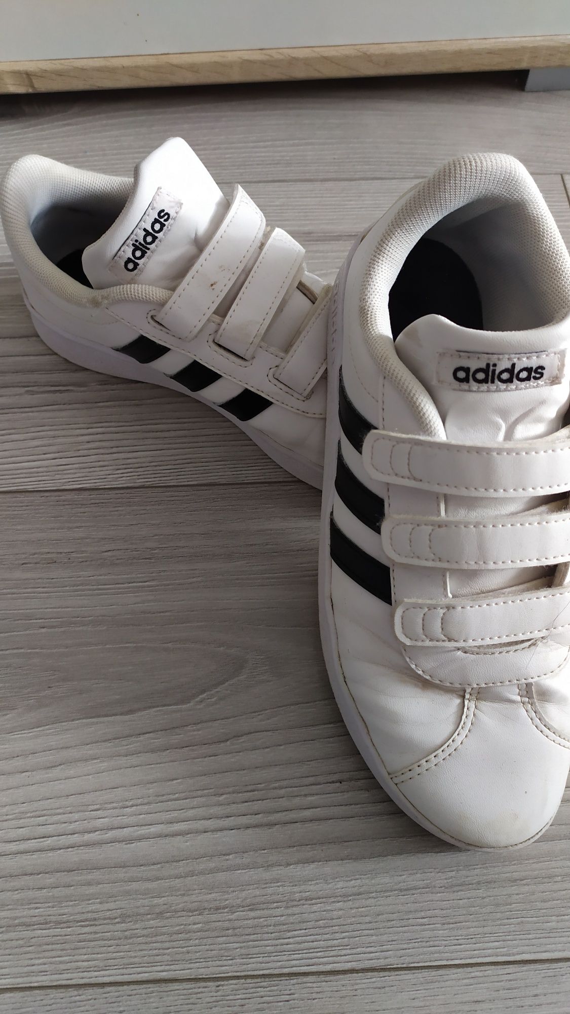 Buty dziecięce firmy Adidas rozm.35