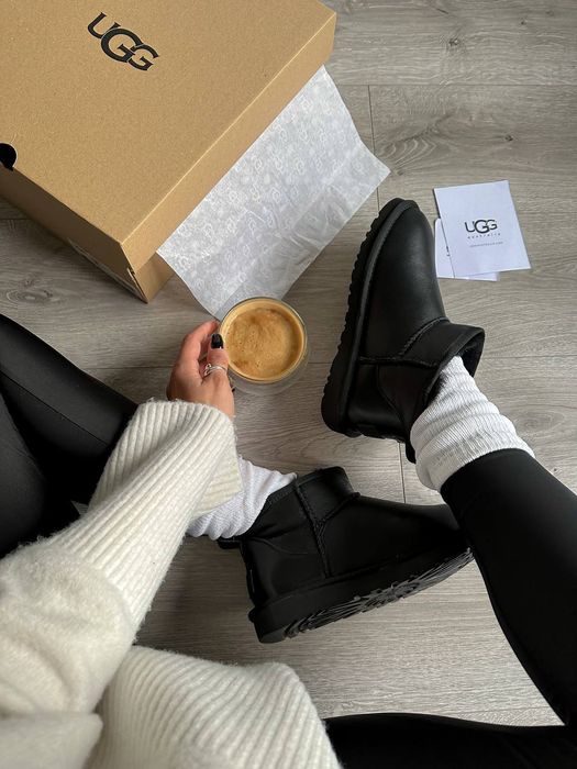Уггі Чоловічі UGG Ultra Mini Black (Шкіра)