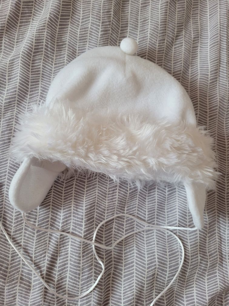 Czapka i buty na chrzest