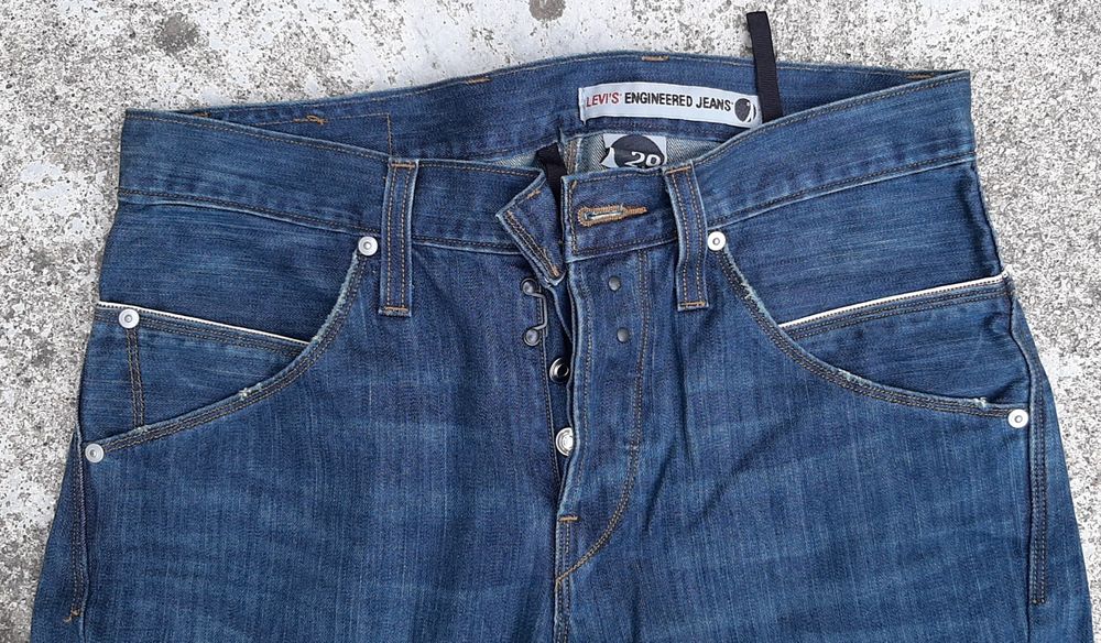 Calças ganga Levi's originais
Engineered jeans.
Muito pouco uso. Como