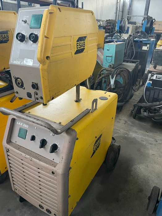 Semi automática ESAB LAX380 (usado)