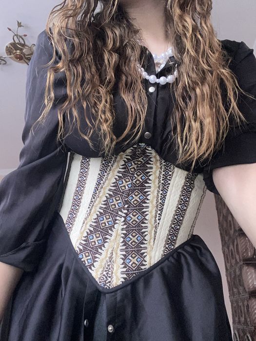 Корсет в етно стилі