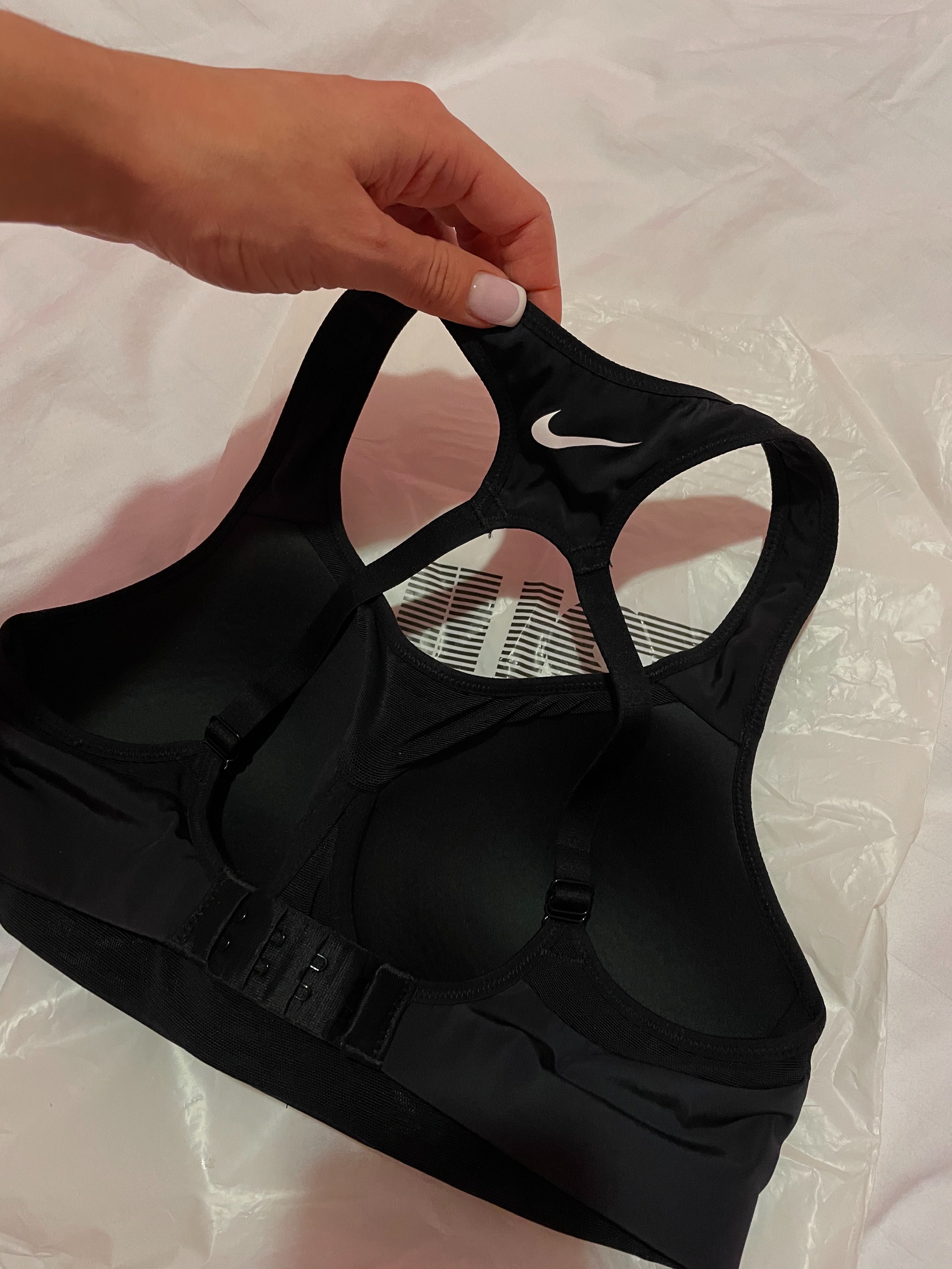 Жіночий топ nike alpha bra