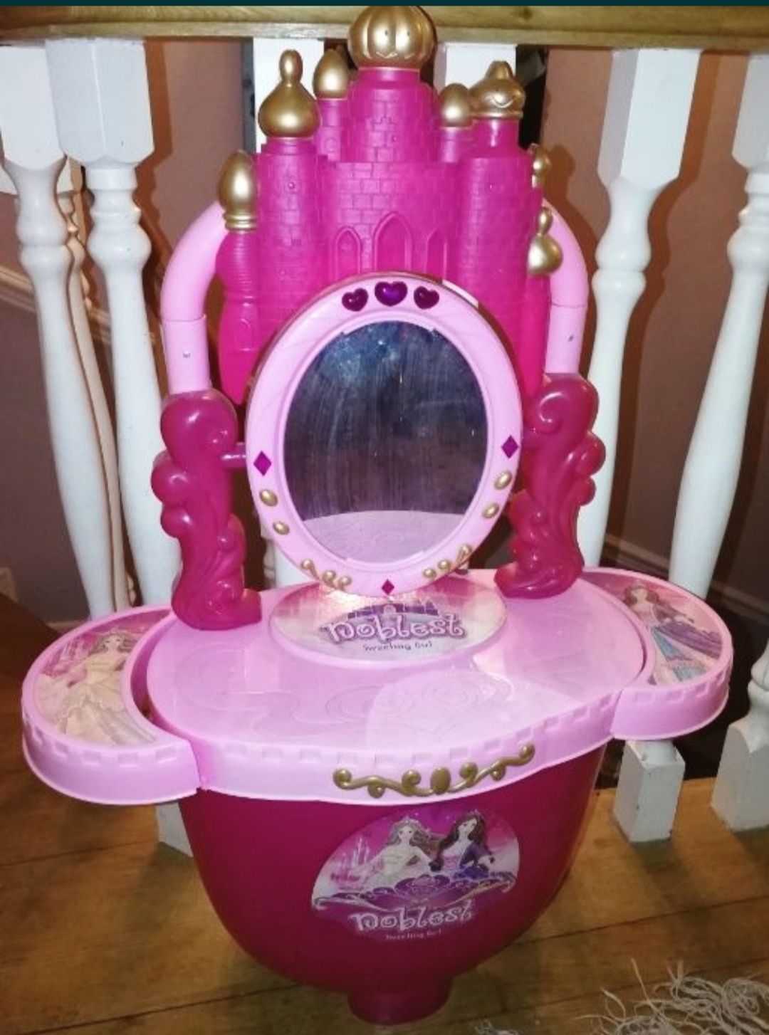 2w1 toaletka walizka interaktywna grająca Barbie z lustrem Noblest