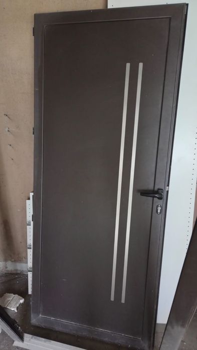 Porta de alumínio castanho