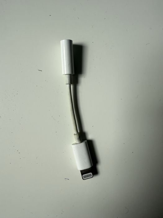 Lightning to 3.5 mm adapter