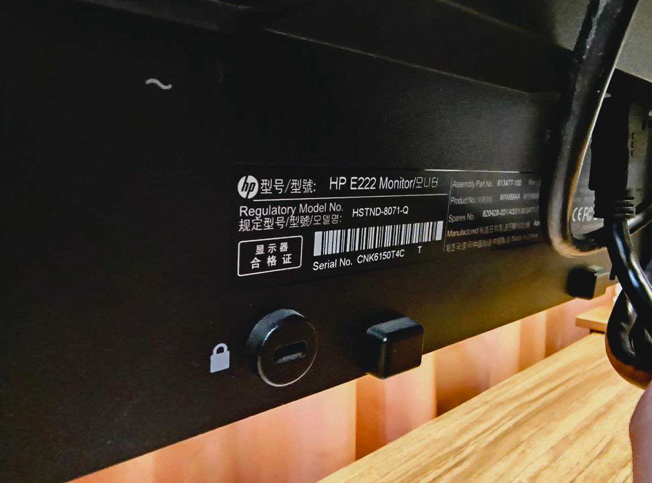 Уникальный мобильный игровой ПК (MSI VR ONE+ GTX 1070 8G + HP E222)