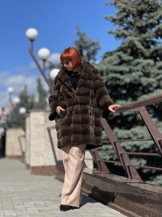Шуба норкова з капюшоном плюшева крій балончик 85 см р.46-48-50