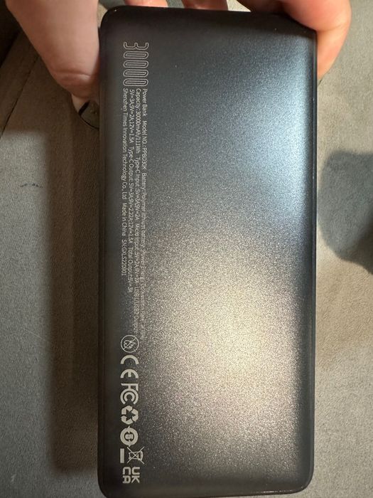 Продам павербанк Baseus 30000