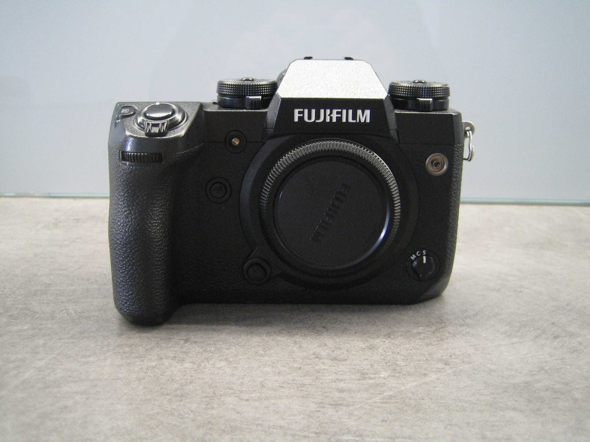 Camara Fuji  XH 1   Bem cuidada e pouco uso