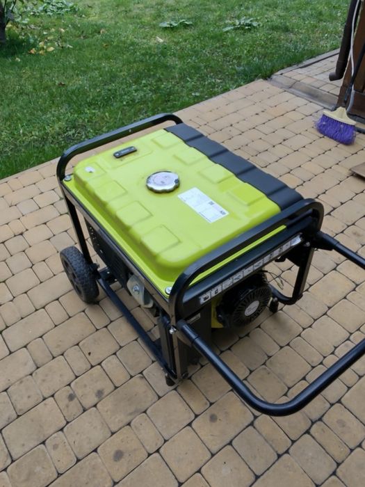 Бензиновий генератор GenPower GBG 110E (7,2 кВт)