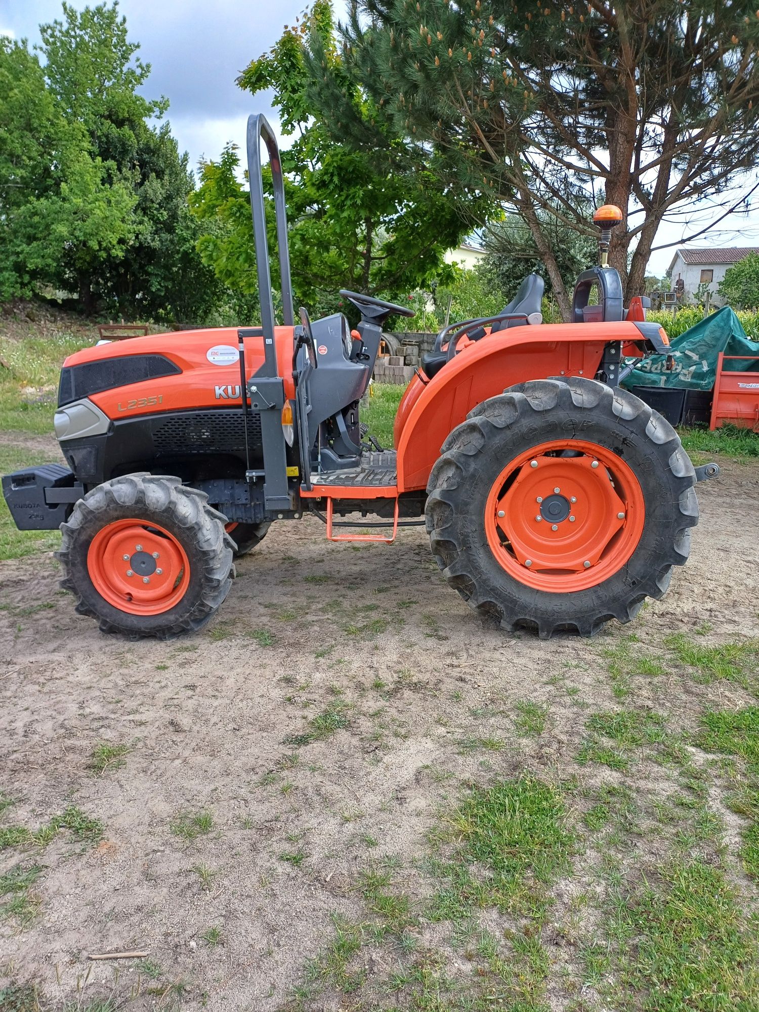 Vendo trator agrícola