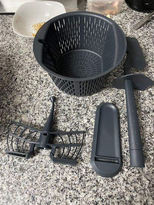 Yammi 2 em bom estado com livro de receitas