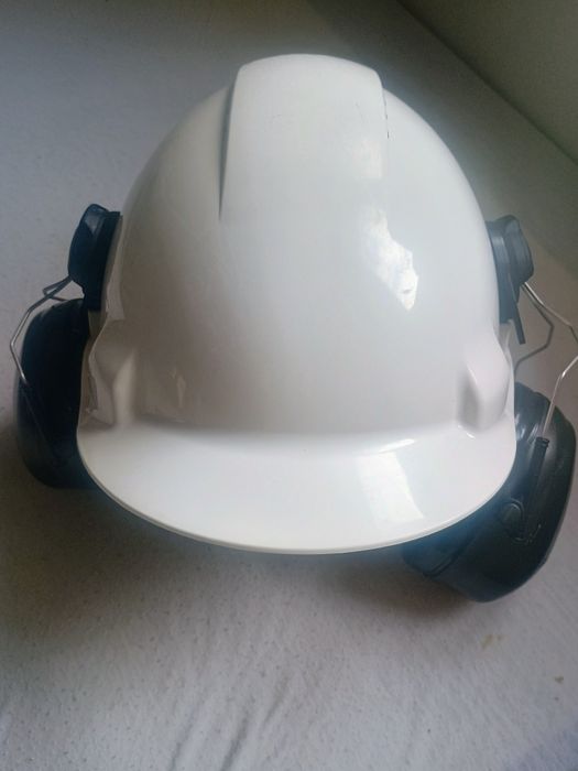 Kask ochronny z nausznikami 3M Peltor
