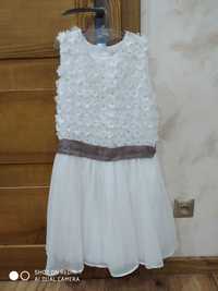 Sukienki białe, kremowe eleganckie dla dziewczynki 134-152