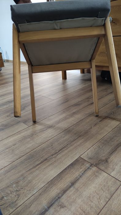 Krzeslo krzesla tapicerowane model Aga