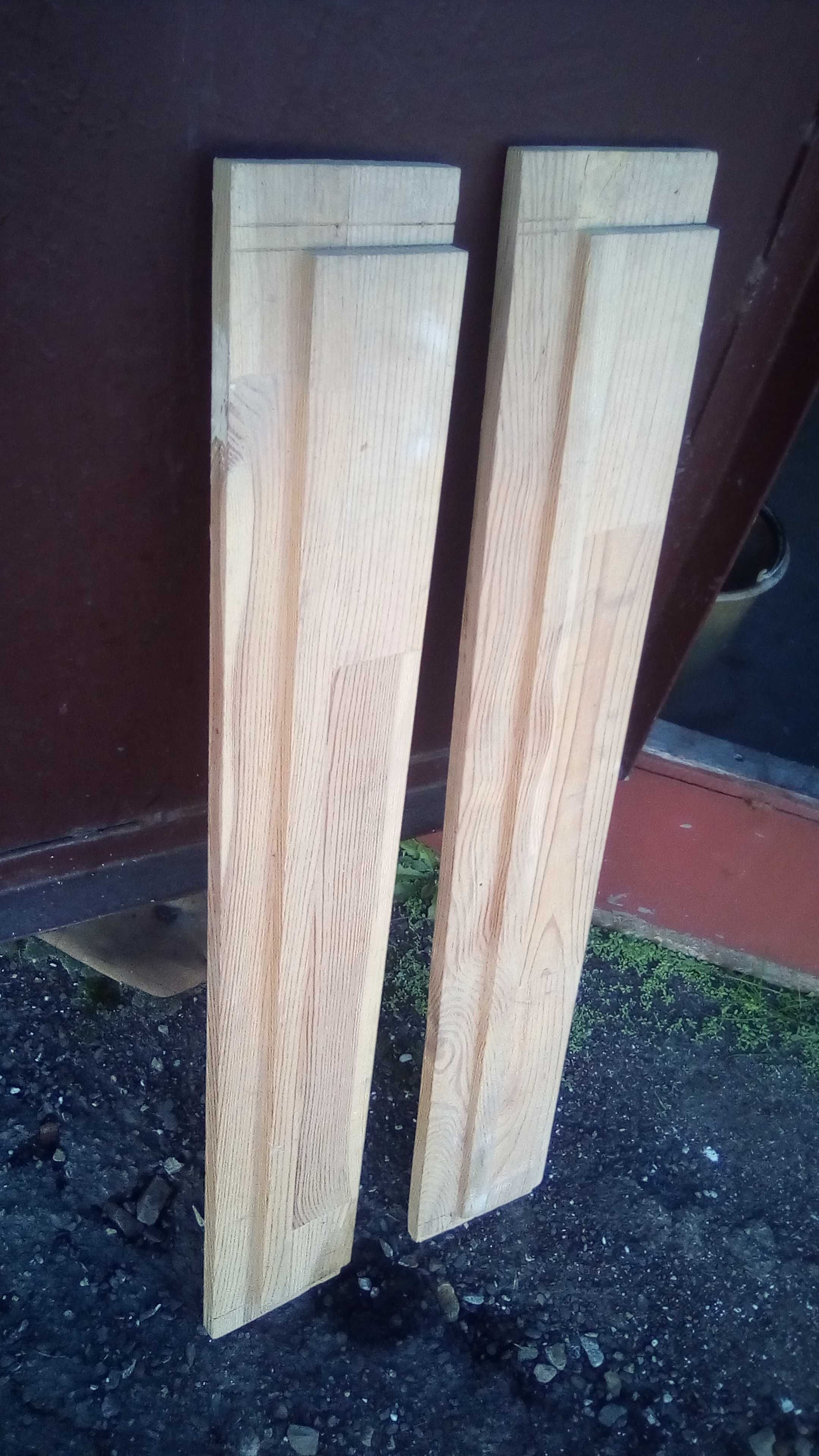 Новая деревянная верхняя и нижняя часть фрамуги двери.