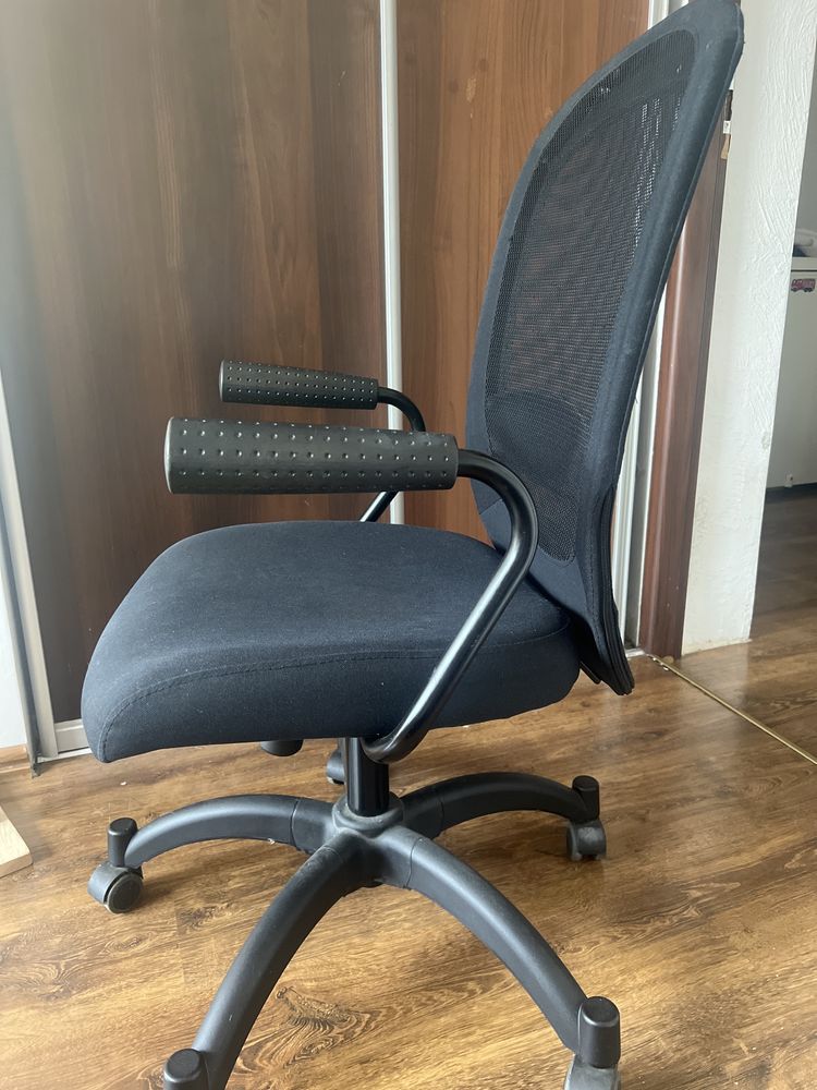 Czarne obrotowe Krzesło do biurka duże