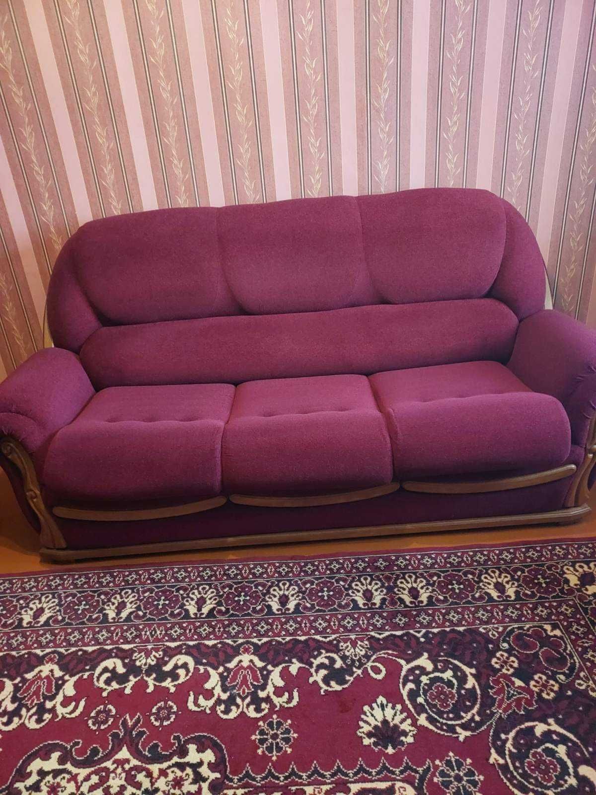 Добротный солидный шикарный диван и кресло в идеале.доставка.