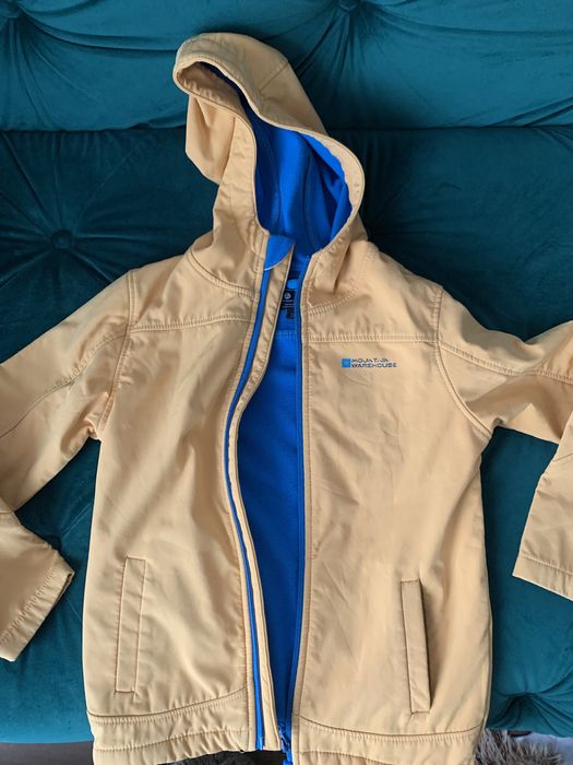 Uzywana kurtka mountain warehouse stan dobry wiek 6-7-8 lat