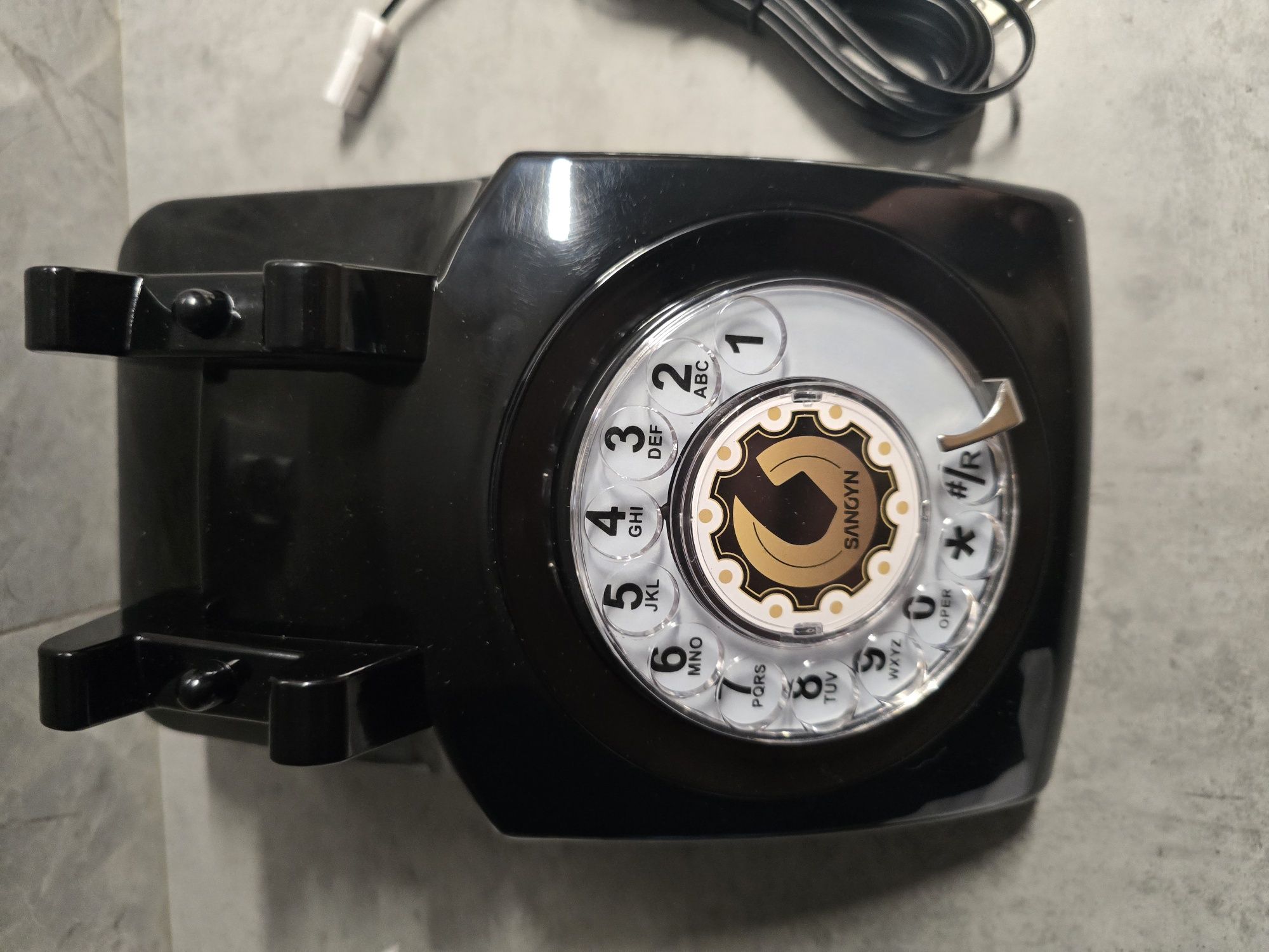 Telefon stacjonarny z złączami bez słuchawki