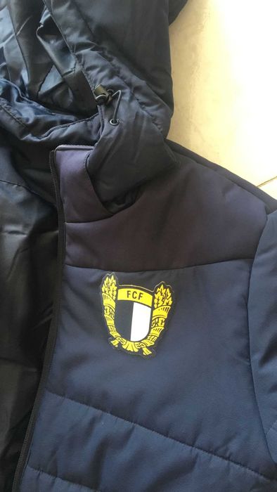 Blusão do Famalicão