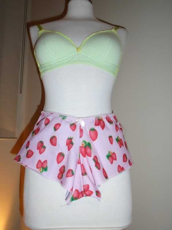 Cueca boxer mulher com morangos