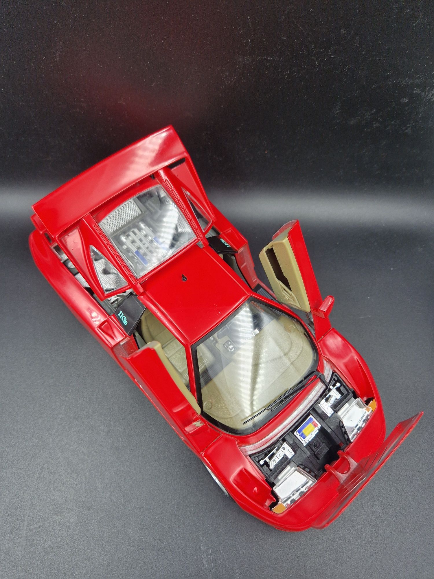 Model 1:18 Bburago Bugatti EB110