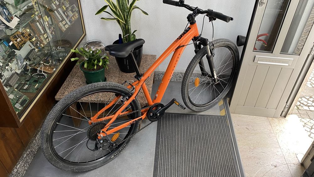 Vendo bicicleta  praticamente nova em aluminio