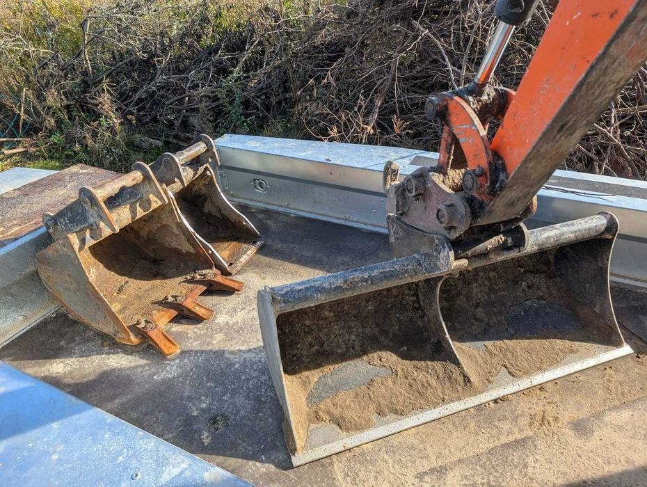 Hitachi ZX19, minikoparka 2tony, 2260 motogodzin, przyczepka