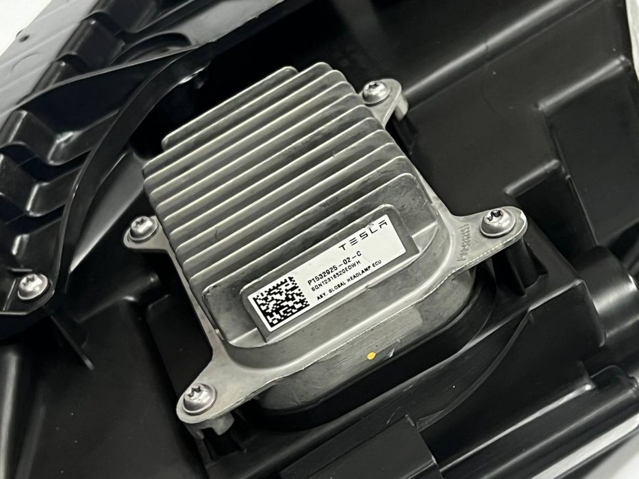 Лінзовані фари Tesla 3/Y рестайлінг