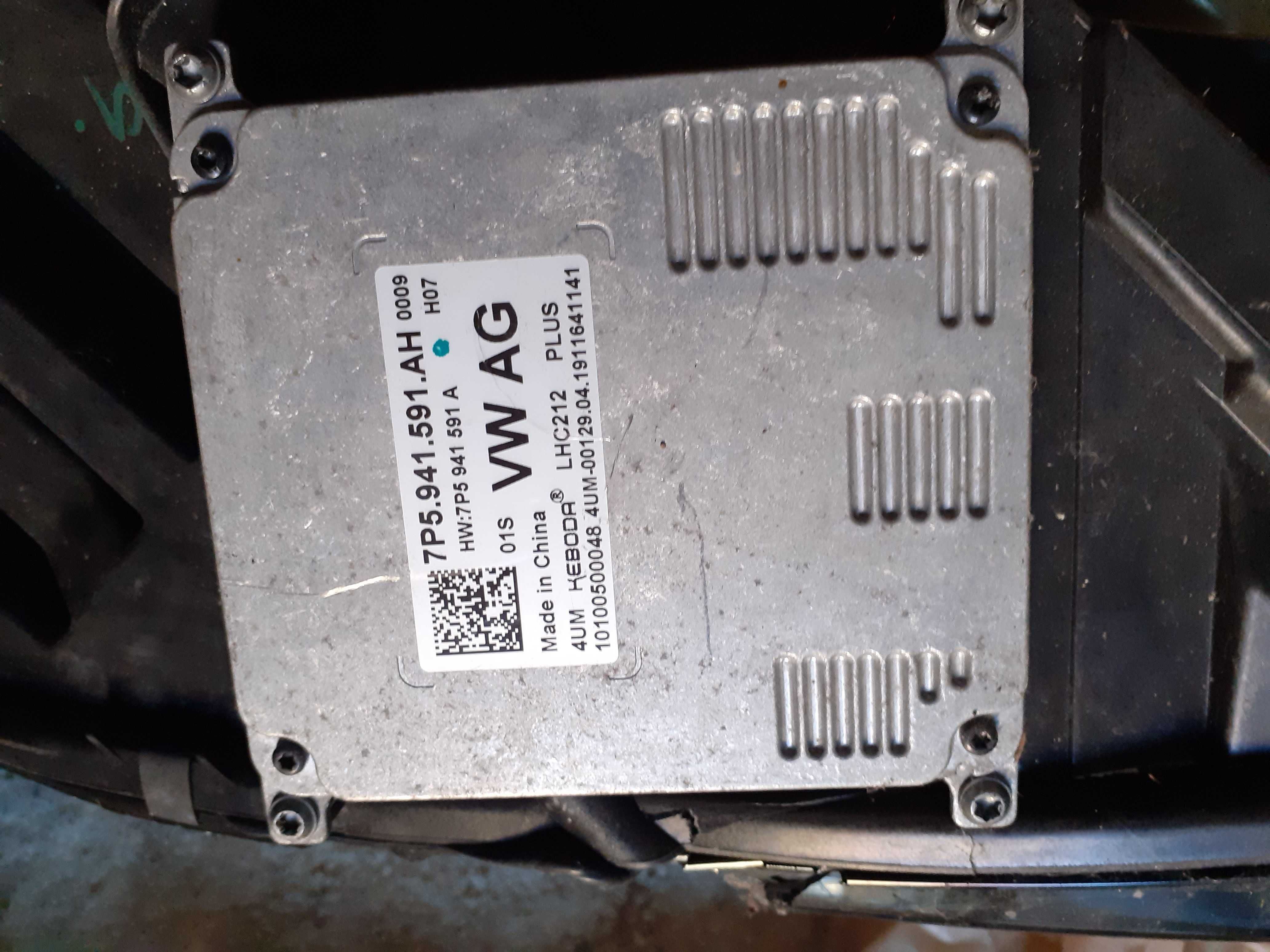 Lampa Przedna SKODA XENON Uszkodzona