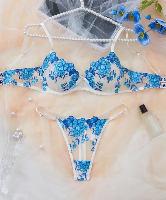 Сексуальна нижня білизня - бюсти, комплекти, пенюар, топи