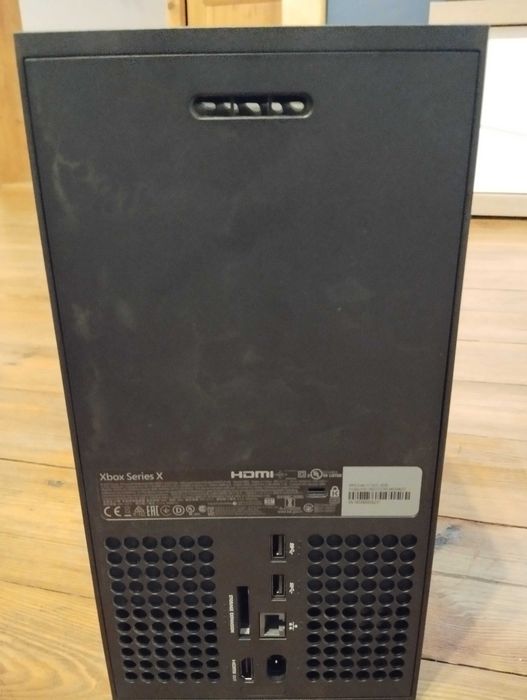 konsola xbox series x 1tb dwa pady i 4 gry zejde troche z ceny