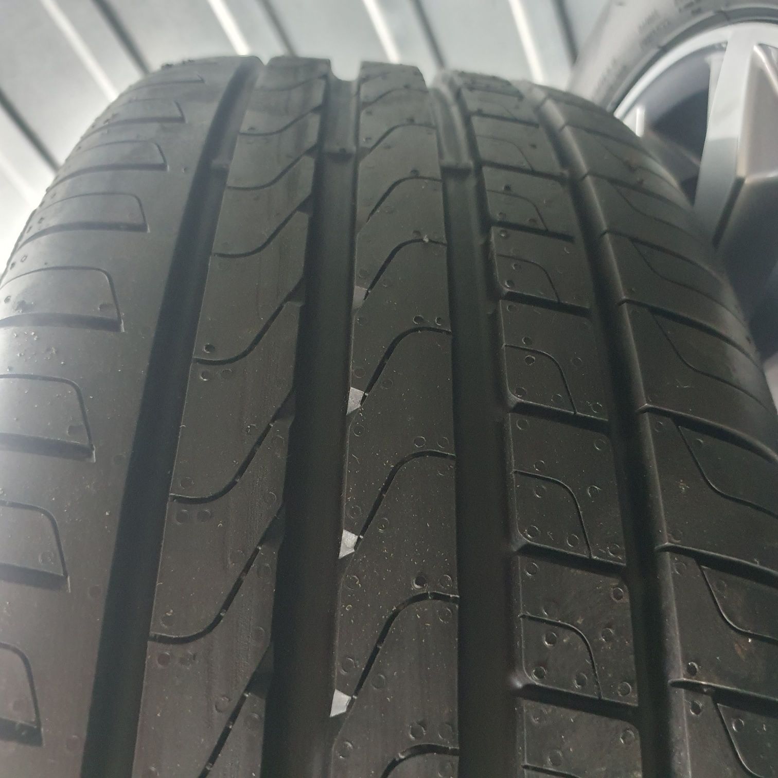Nowe felgi orginal vw b8 nowe opony stary rok  gratis pirelli