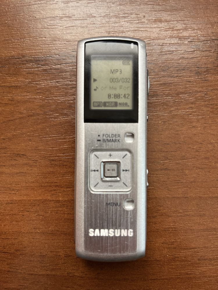диктофон Samsung YV-120