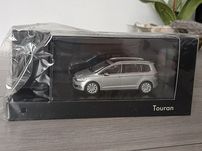 Volkswagen Touran MK2 Reflex Silver Metallic skala 1/43