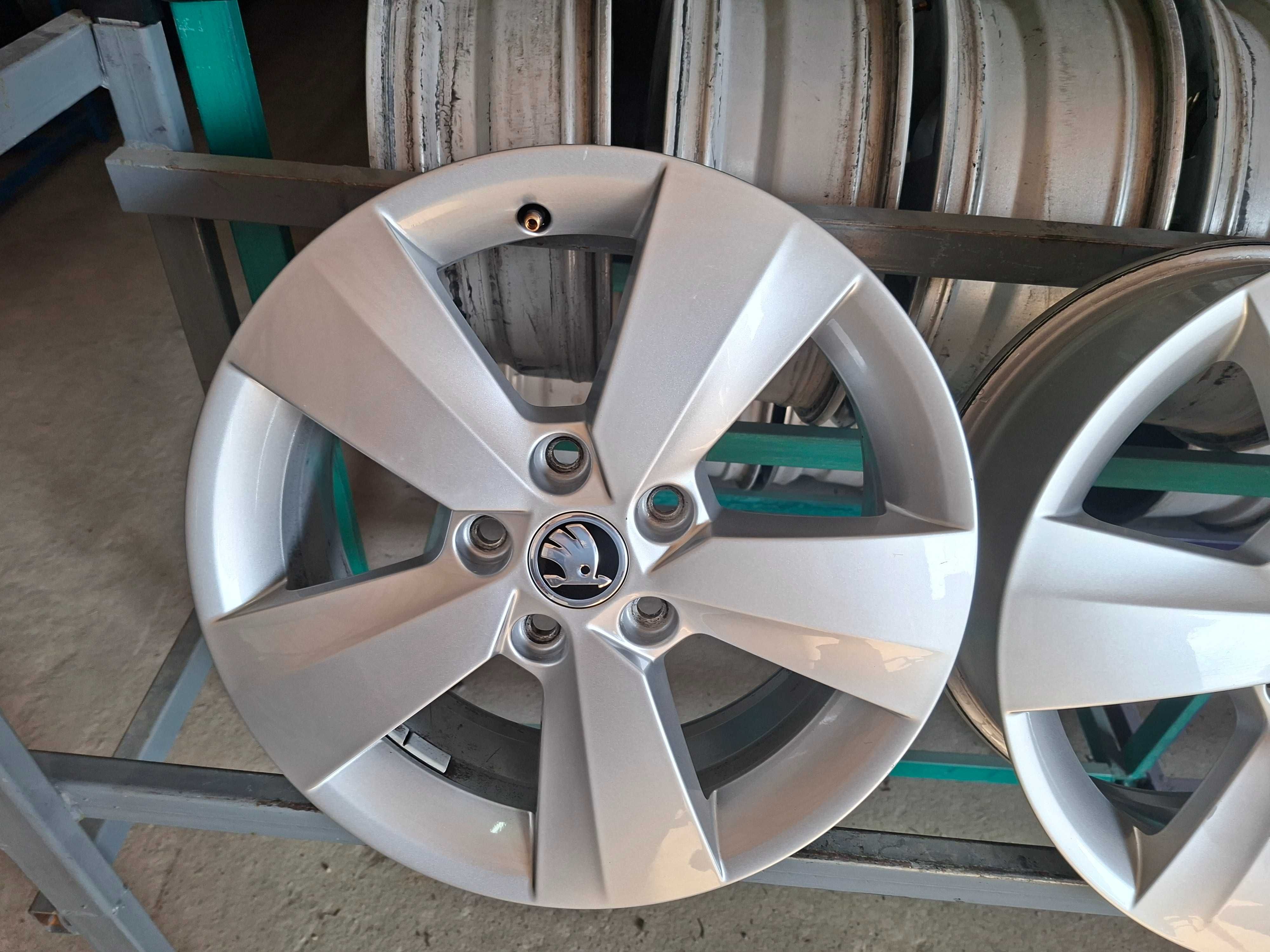 Оригінальні диски Skoda 5/112 R16 6J ET48    5EO 601 025BL.