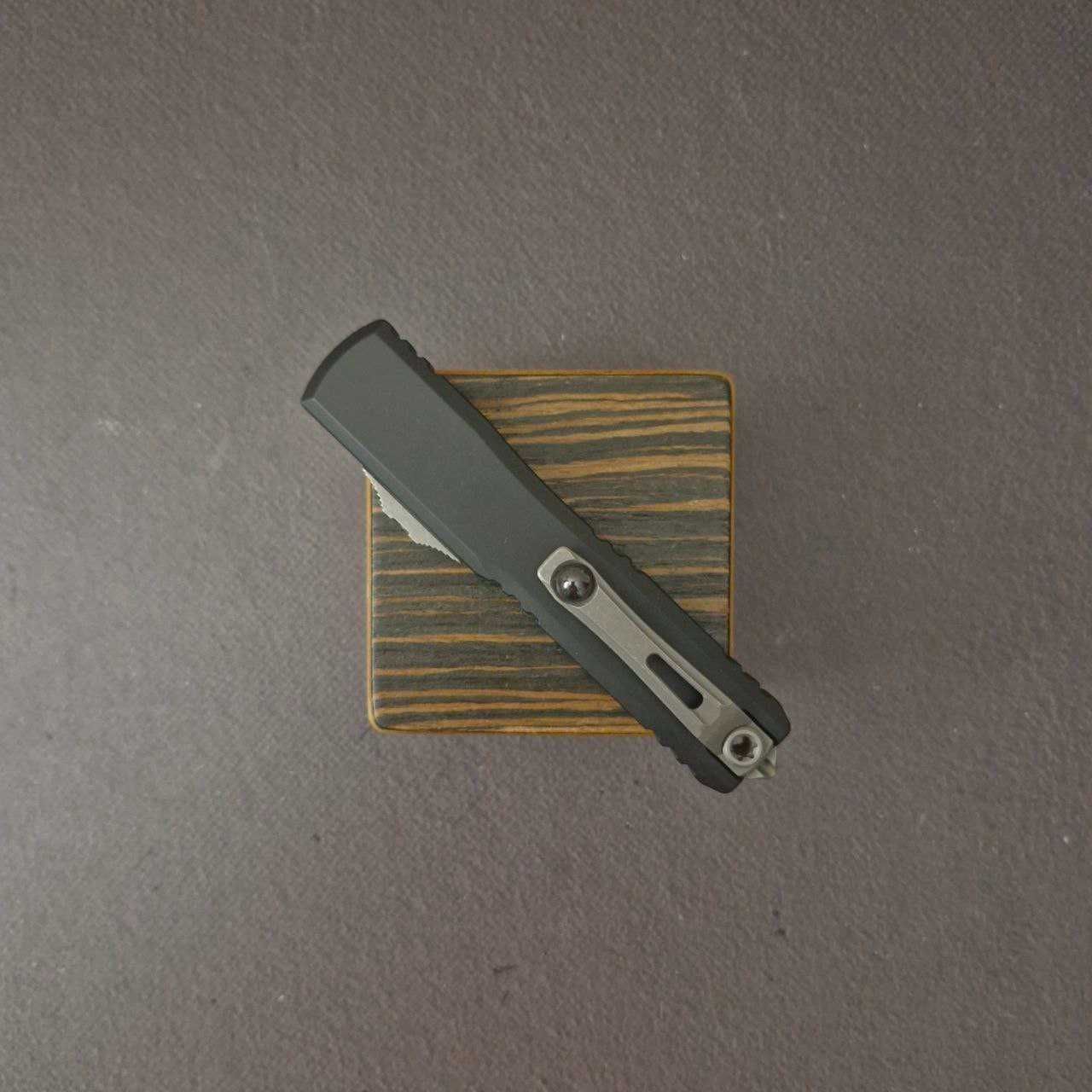 Microtech Ultratech ZBP D/E Full Serrated Apocalyptic