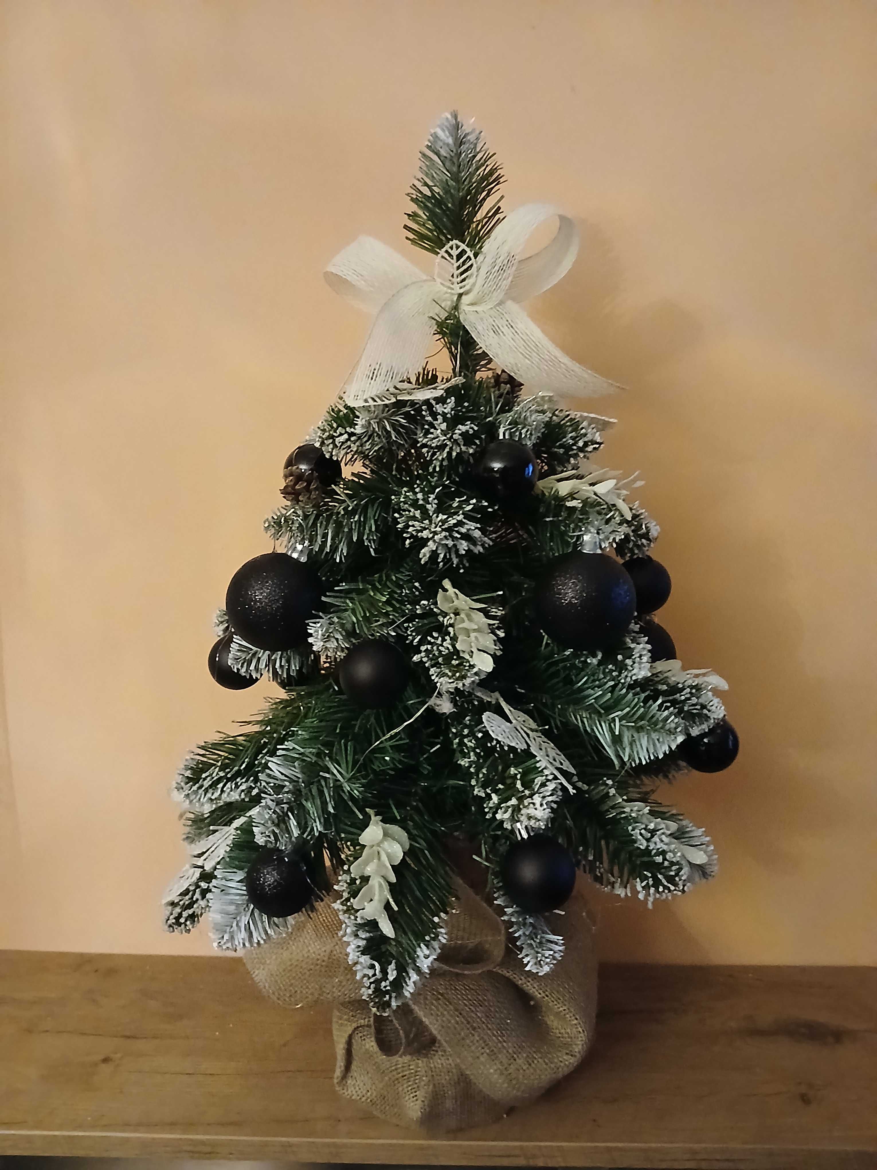 Choinka na pniu 70 cm z DEKORACJĄ i ozdobami - ubrana [producent]