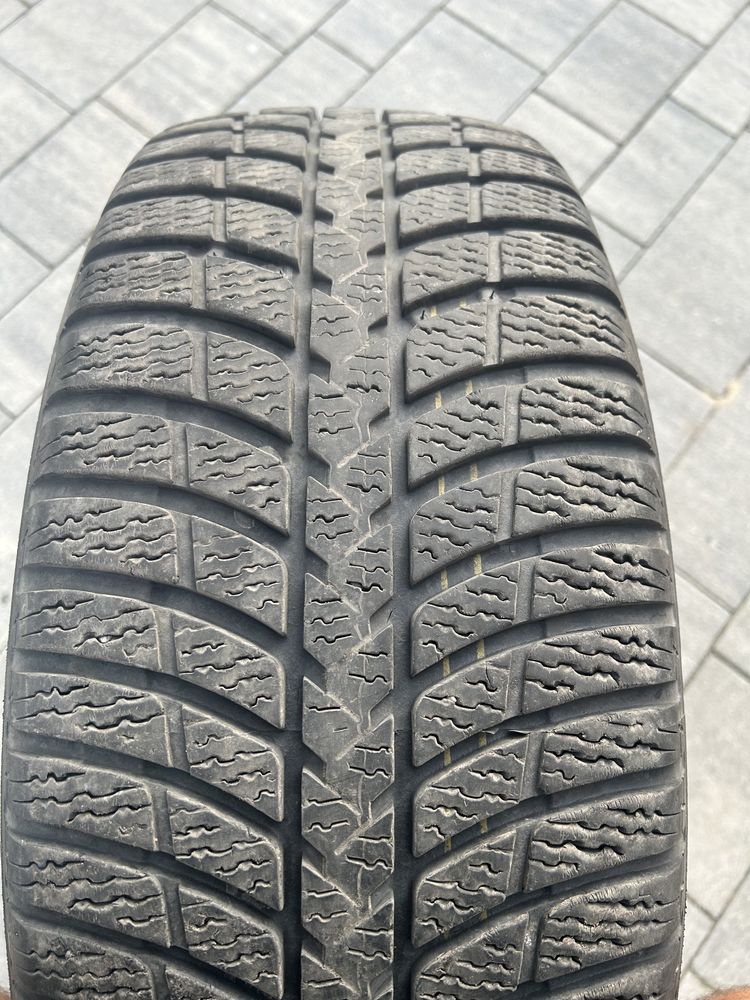 Opony zimowe kumho 17”