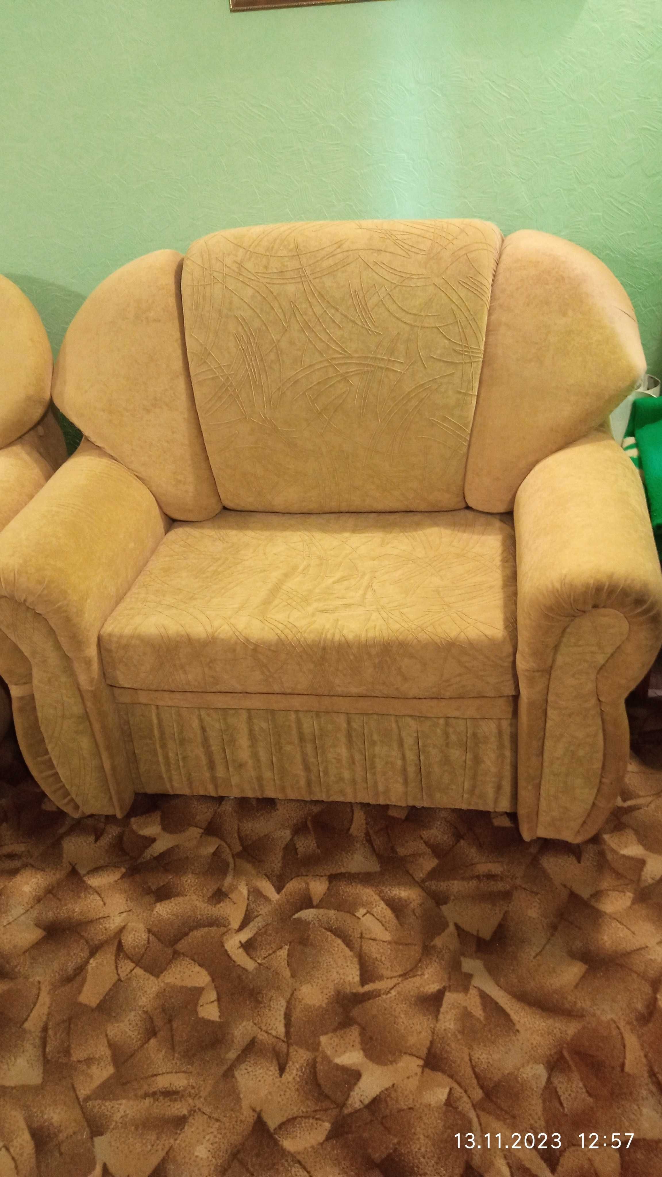 Кутовий диван з крісло- ліжко
