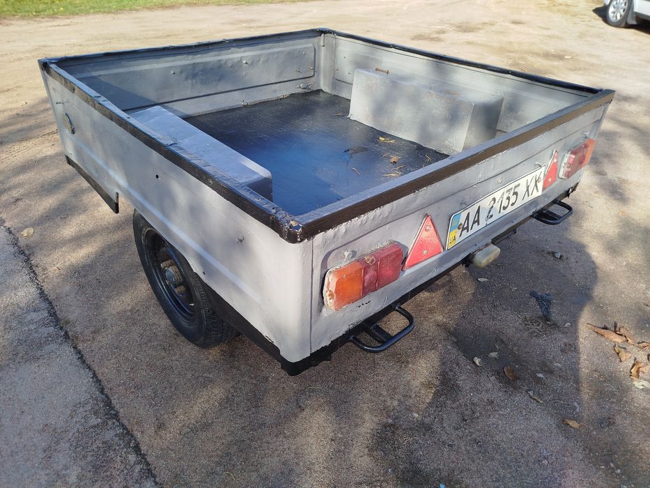 Автомобільний причеп з документами