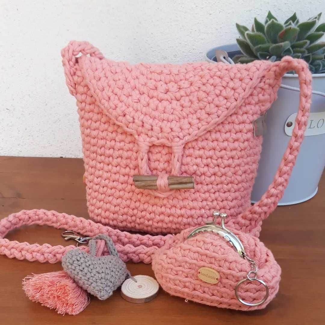 Bolsa em crochet