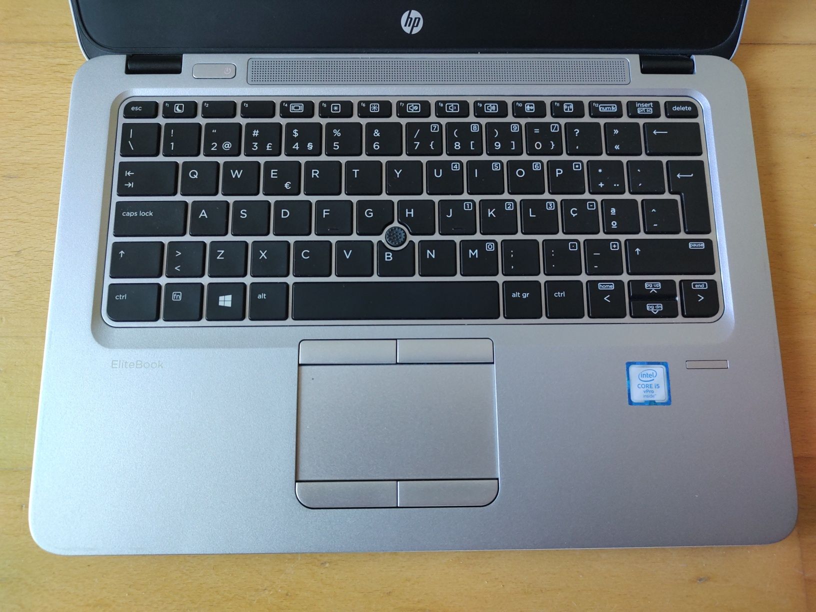 HP EliteBook 820 G3 ( i5-6300U, 8GB , SSD 256GBGB ) 13"