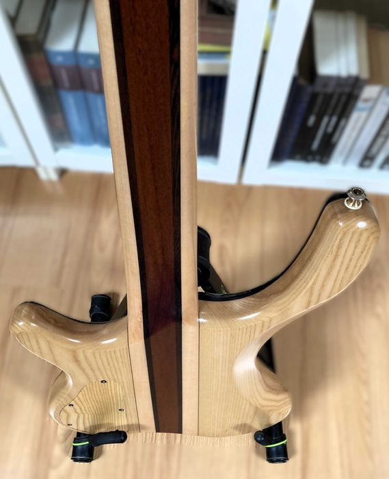 MGBass Desert Buckeye Burl 5 cordas